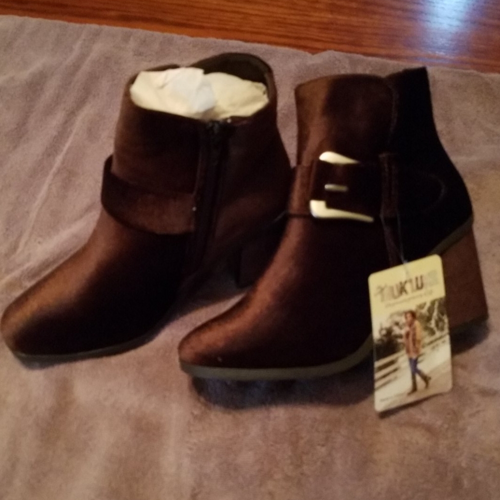 Muk Luks ankle boots
